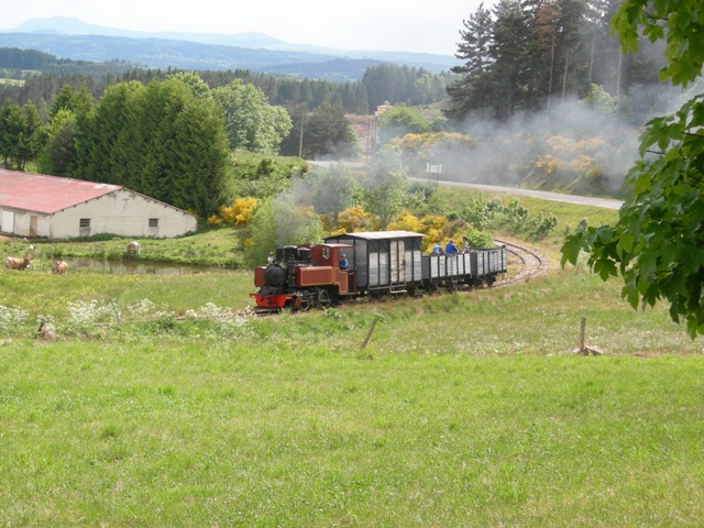 Convoi marchendise tir- par une loco ex entreprise Paul Frot de troi