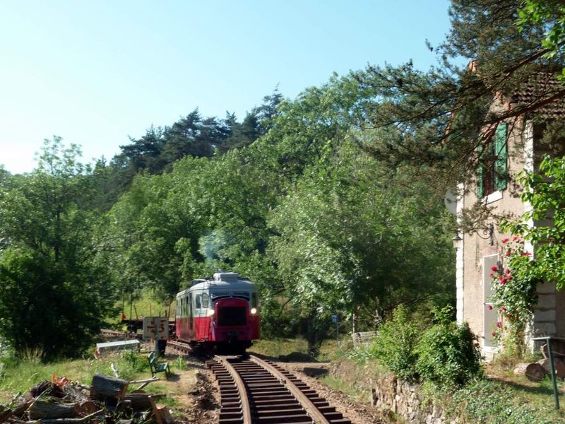 17-05-11 TRAVAUX DE VOIE AUX ETROITS