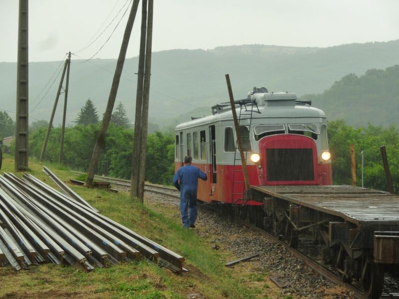 17-05-11 TRAVAUX DE VOIE AUX ETROITS