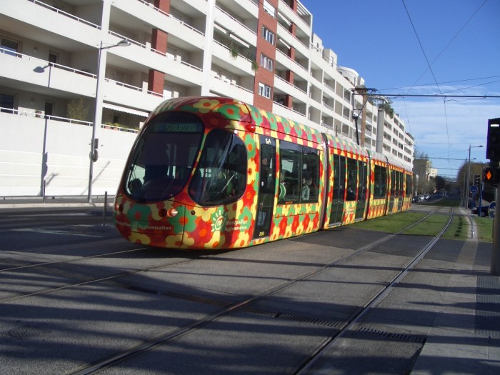 Le-tram-colore-de-montpellier-700-87695 Le-tram-colore-de-montpellier-700-87695